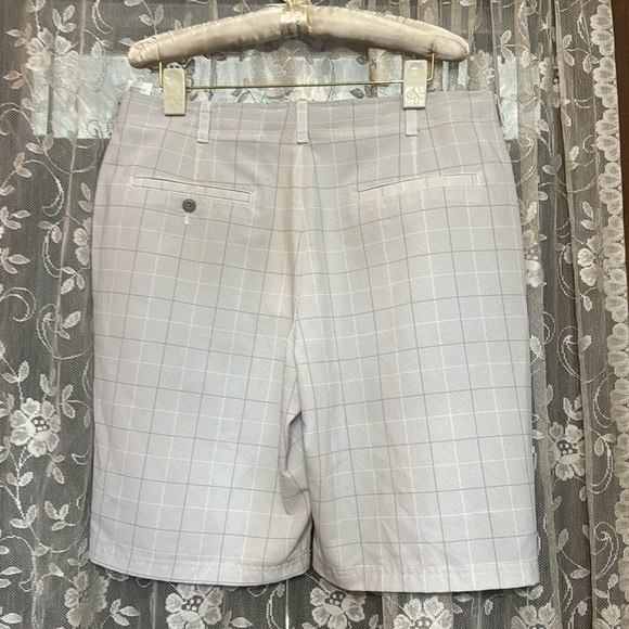 Ben hogan size 36 men’s plaid shorts, white and gray - Picture 5 of 8